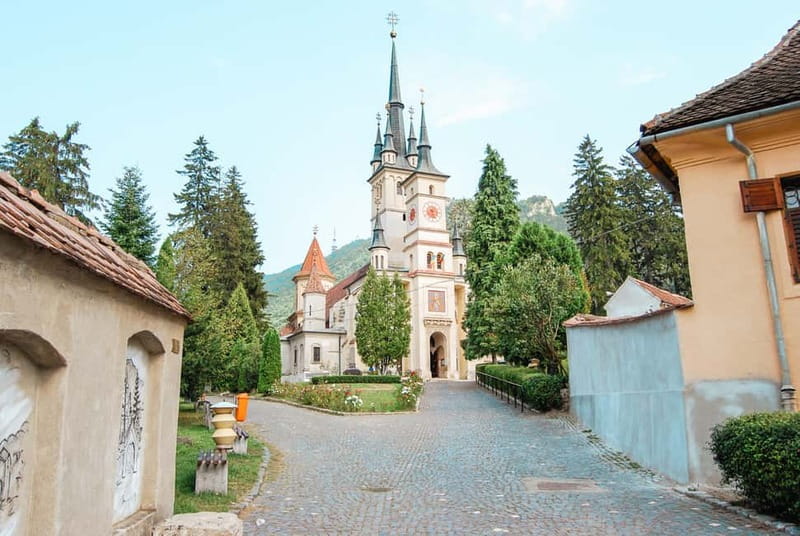 Bucharest: Dracula's Castle, Peleș Castle & Brașov Day Trip - Key points that make this day trip worth your time