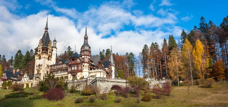 Bucharest: Dracula's Castle, Peleș Castle & Brașov Day Trip - Peleș Castle: royal rooms plus the ticket time-slot rule