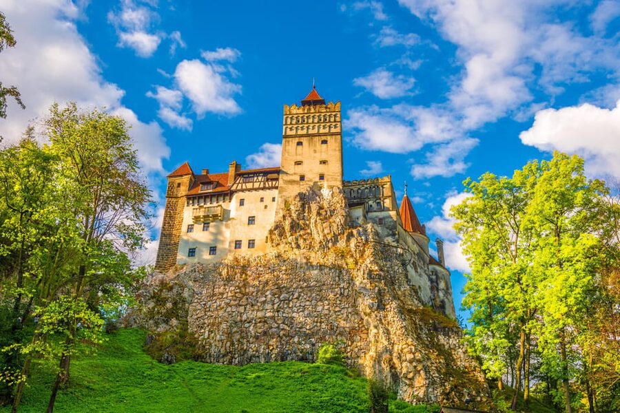 Bucharest: Peles & Dracula's Castle and Brasov Full-Day Trip - Key things that make this Bucharest-to-Transylvania trip work