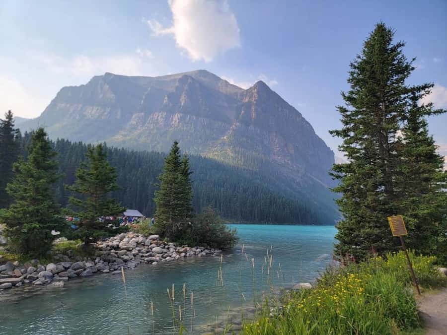 Calgary/Canmore: Banff National Park & Lake Louise Day Trip - Lake Louise and the Victoria Glacier backdrop