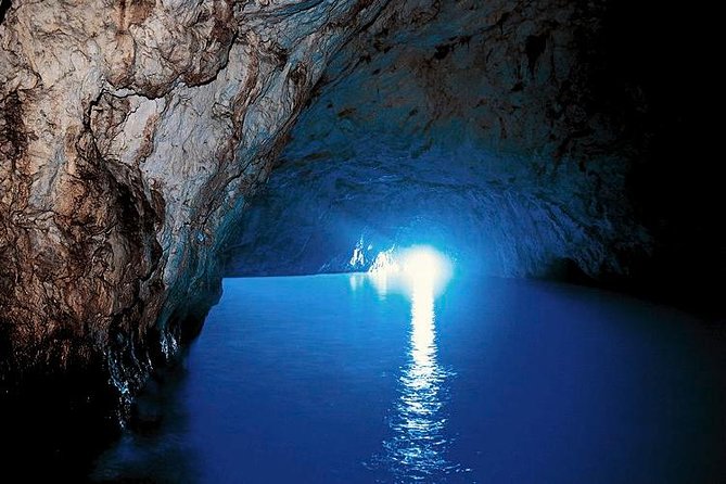Capri and the Blue Grotto Day Trip from Sorrento - Blue Grotto by Rowboat: The Timing Bottleneck