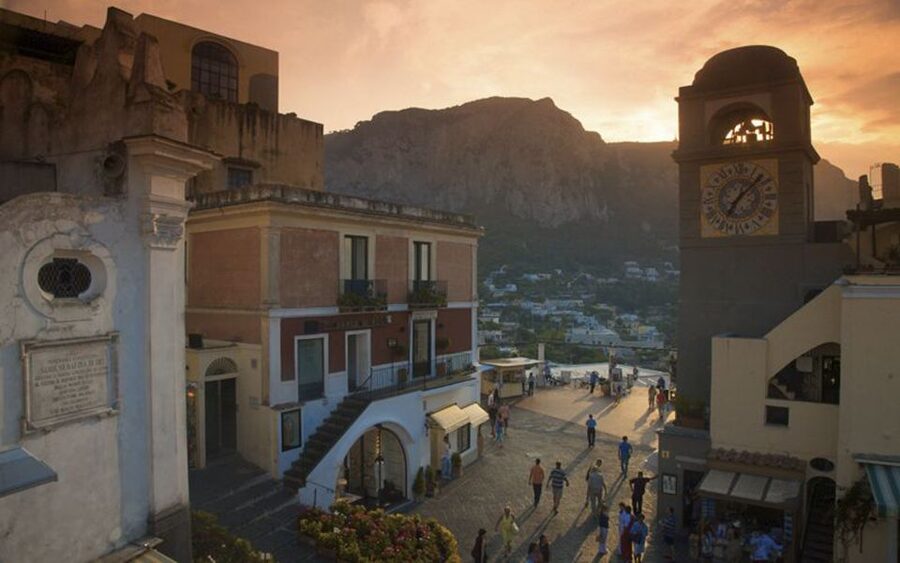 Capri: DIY Day Trip with Blue Grotto, Funicular & Lunch - Timing, Crowds, and Weather: How to Avoid a Frustrated Day