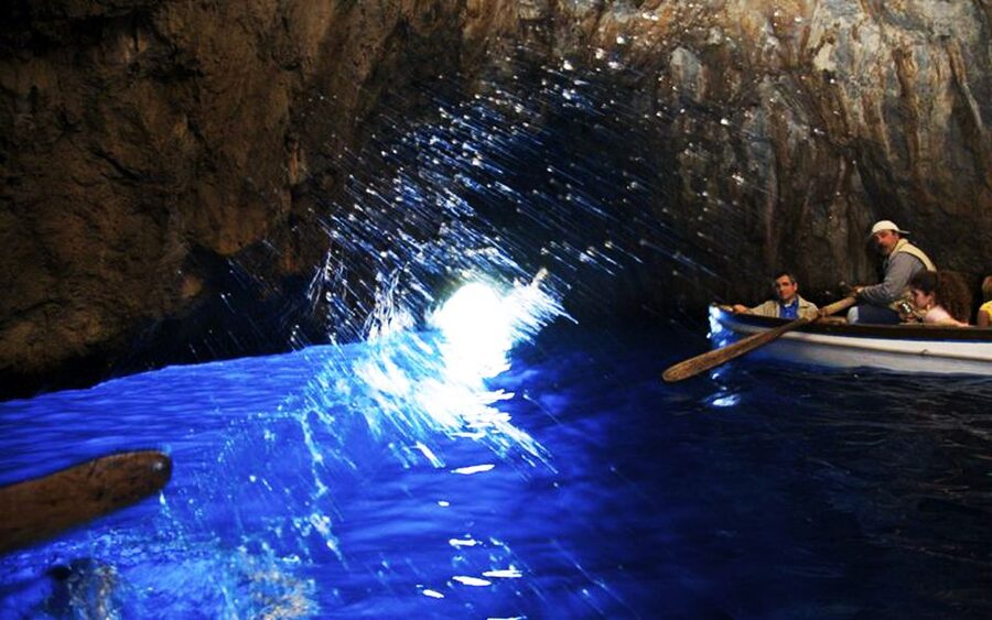 Capri: DIY Day Trip with Blue Grotto, Funicular & Lunch - Back to Capri Town: Historic Center Time and the Funicular Down