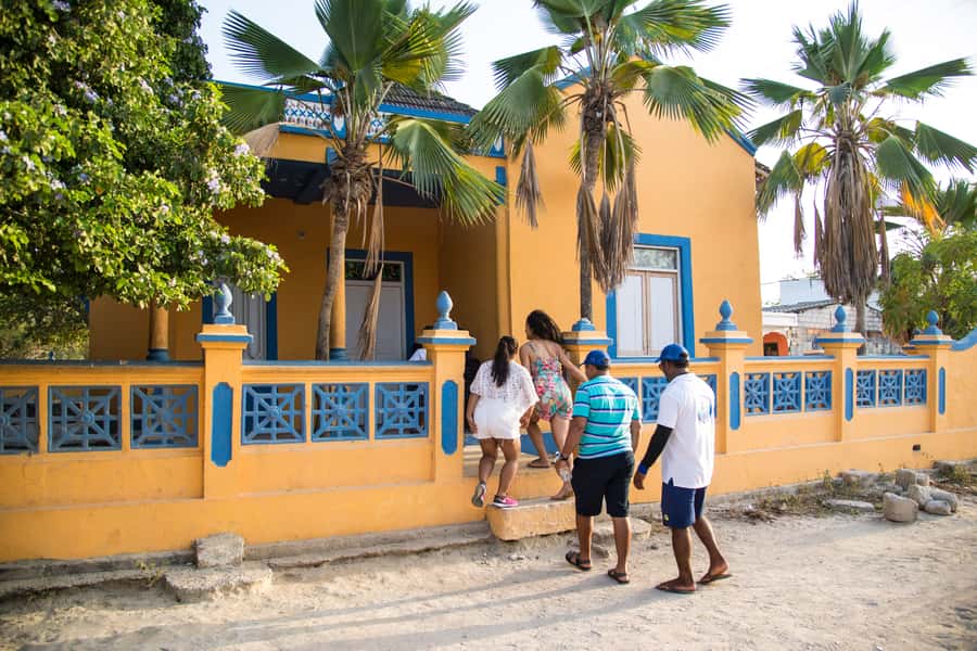 Cartagena: Rosario Island and Mangroves Private Day Trip - From land to water: mangroves with an ecoguide