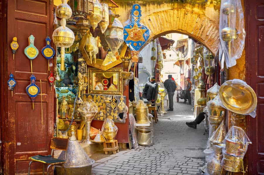 Casablanca to Fez: Scenic & Historical Day Trip with Lunch - Craft co-ops and shopping stops: interesting, but set your rules