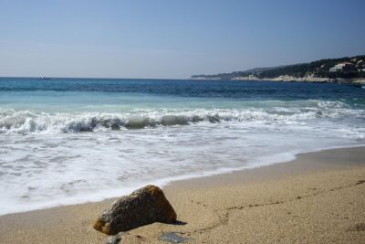 Cassis Half-Day Trip from Aix-en-Provence - Cassis Town Time: Port Walks, Markets (Wed/Fri), and Breakfast Energy