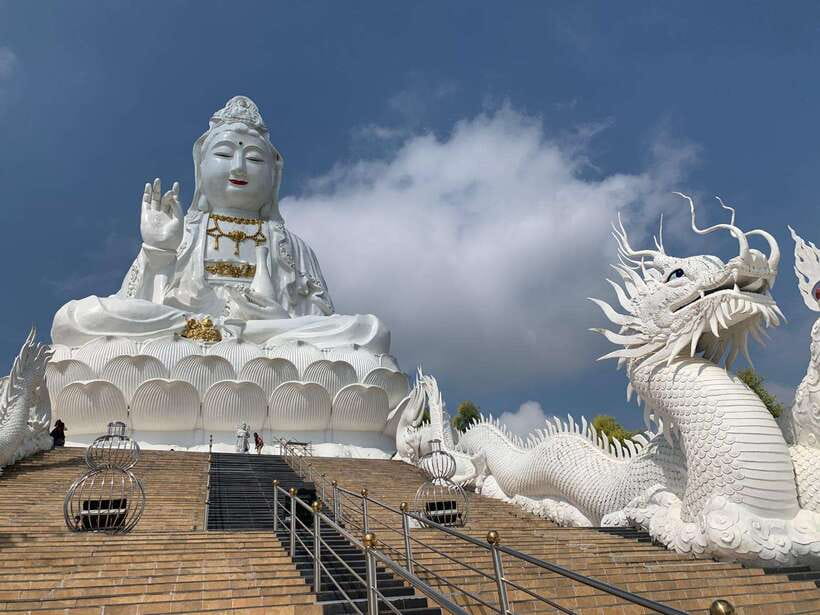 Chiang Mai: Chiang Rai Temples, Karen Tribe and Hot Springs - Why the guide makes this tour feel worth it