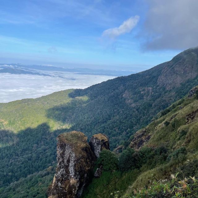 Chiang Mai: Doi Inthanon Park Day Trip with Kiw Mae Pan Hike - Thailand’s highest point at 2565 meters: cool air and a real altitude hit