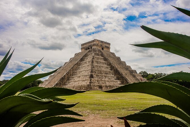 Chichen Itza, Cenote and Valladolid Small Group Day Trip - Chichén Itzá with a guide: timing, symbols, and what to watch for