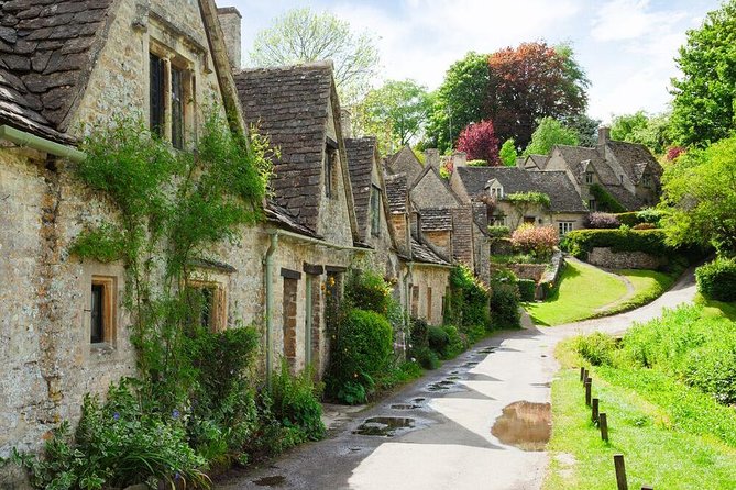 Cotswolds Day Trip from London with Optional Village Lunch - Burford: the Gateway to the Cotswolds high street stop