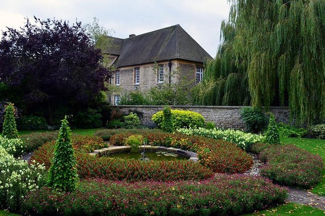 Cotswolds Villages and Oxford Full Day Tour from London - Bourton-on-the-Water: five bridges and the River Windrush
