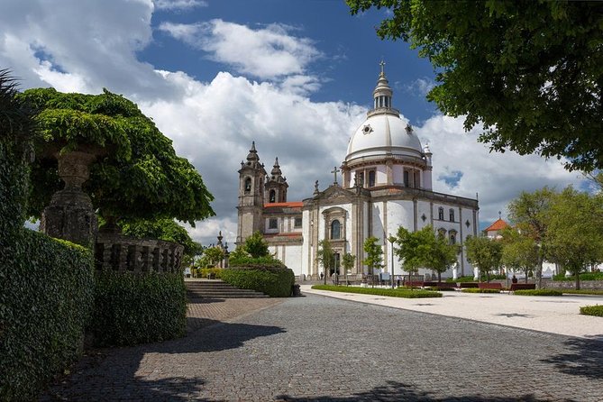 Day Trip Braga and Guimarães from Porto - Lunch window: plan for food on your terms