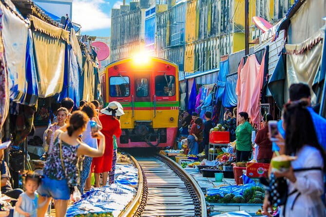 Day Trip to Bangkok Floating Market & Maeklong Railway - Group Size, Guide Style, and Solo-Travel Expectations
