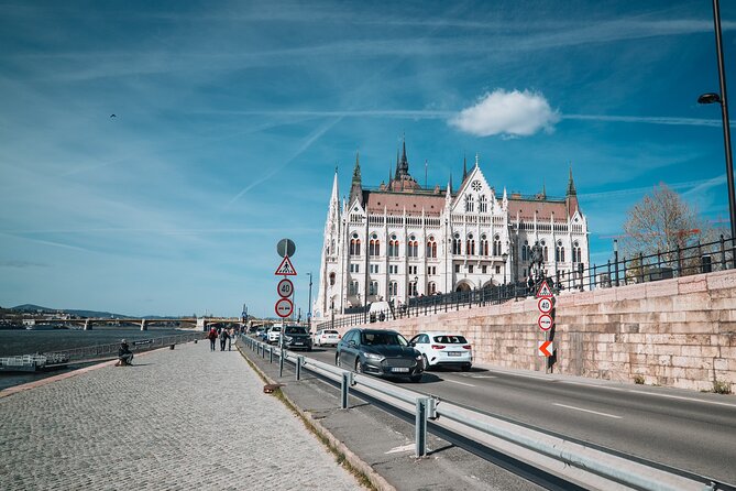 Day Trip to Budapest and Bratislava From Vienna - Bratislava First: Castle Courtyard Views and Royal-Era Stories