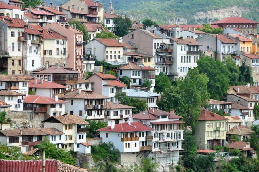 Day Trip to Bulgaria and Veliko Tarnovo from Bucharest - Budget reality check: tickets, lunch, and bring-your-own comfort