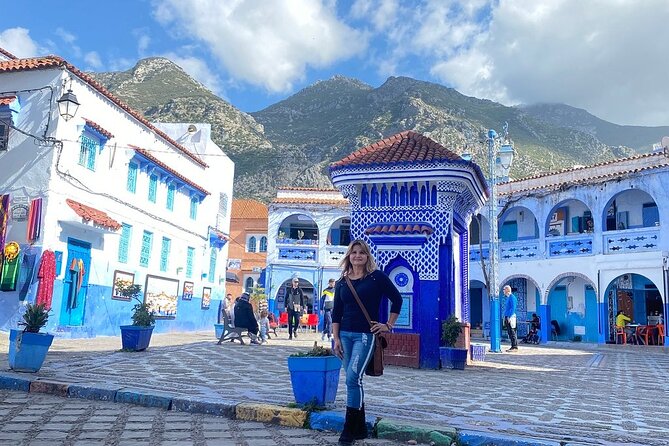 Day Trip to Chefchaouen the blue city - Getting moving: pickup in Fes and the AC minivan rhythm