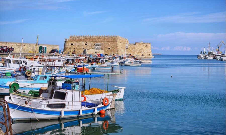 Day Trip To Heraklion City Center & Market & CretAquarium - Liberty Square to Lions Square and the Venetian walls of Koules