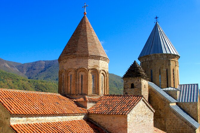 Day Trip to Kazbegi and Gudauri - Gergeti Trinity Church: The Highest Cross and the 20 GEL 4WD Reality