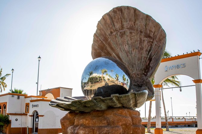 Day Trip to La Paz & Balandra Beach from Cabo San Lucas - Todos Santos and Hotel California: A Short Photo Stop That Still Works