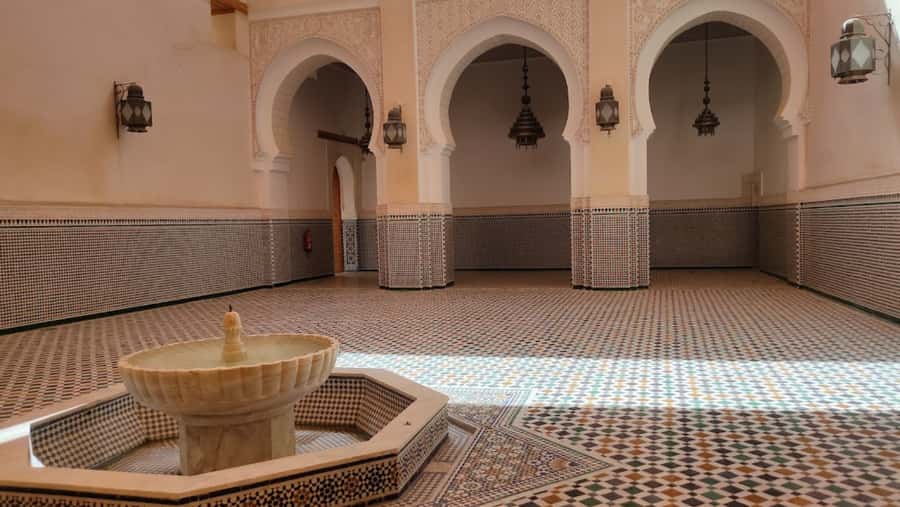 Day trip to meknes ,volubilis , moulay idris - Getting there and back: the value of pickup and round-trip transport