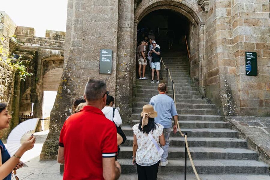 Day Trip to Mont-Saint-Michel from Paris - Choosing Live Guide, Audioguide, or Ticket-Only
