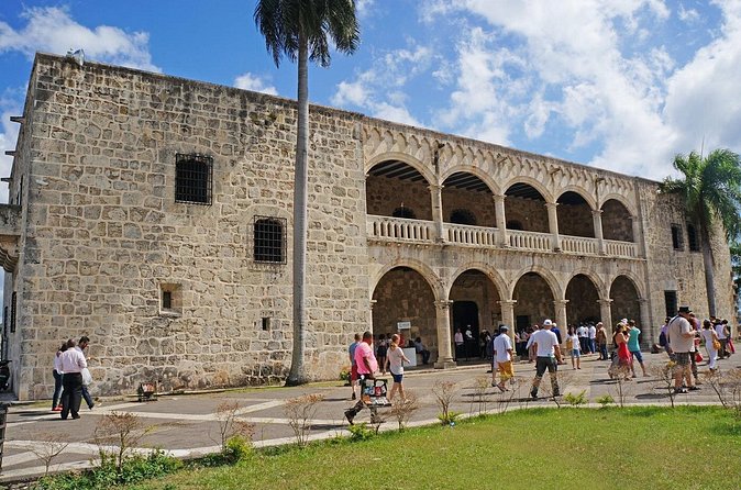 Day Trip to Santo Domingo from Punta Cana - Columbus Lighthouse and the Presidential House exterior photos