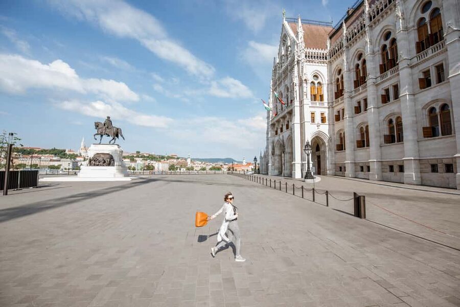 Day trips from Vienna: Bratislava and Budapest with Guide - Who should book this tour from Vienna