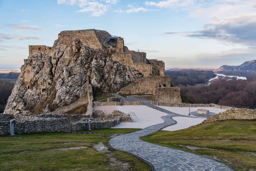 Day trips from Vienna: Bratislava and Budapest with Guide - Weather, shoes, and ID: small prep that saves your day