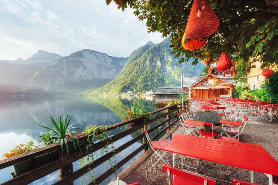 Day trips from Vienna: Hallstatt & Salzburg Guided Tour - Group vs Private: Choosing Your Pace and Comfort