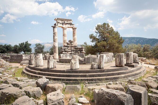 Delphi Guided Small Group Day Tour from Athens - Delphi Museum highlights: Sifnians frieze, Naxian Sphinx, and the Charioteer