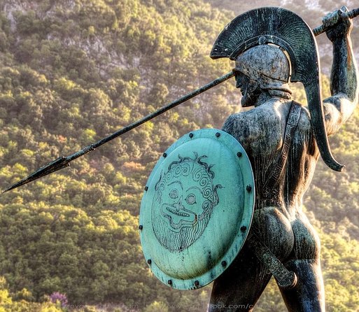 Delphi & Thermopylae Full Day Private Tour from Athens - Arachova: Mountain Town Shops and a Ski-Resort Feel