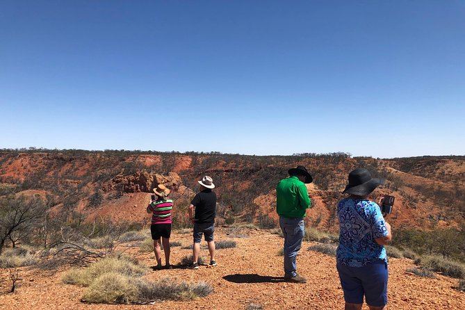 Dinosaur Stampede 3/4 Day Tour from Winton - Getting there from Winton with pickup, air-con, and real navigation