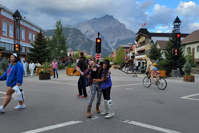 Discover Banff National Park - Premium Day Trip - Moraine Rockpile and the Valley of Ten Peaks: the seasonal prize