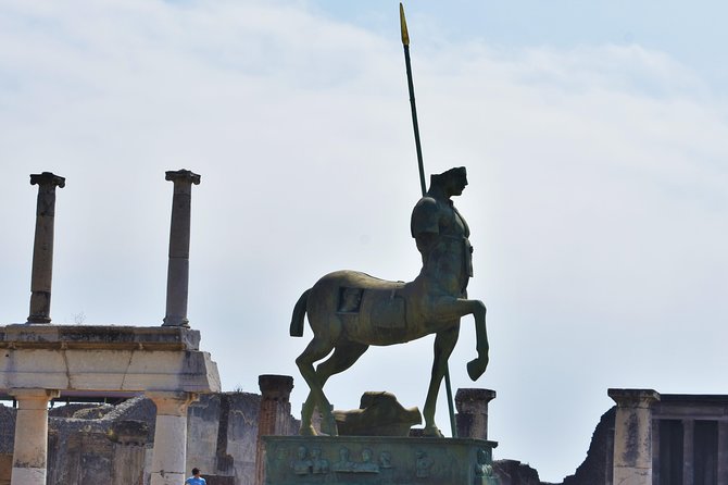 Discover the Ancient Ruins of Pompeii: Day Trip from Rome - The Naples ride home: quick views, plus a stop you might skip mentally