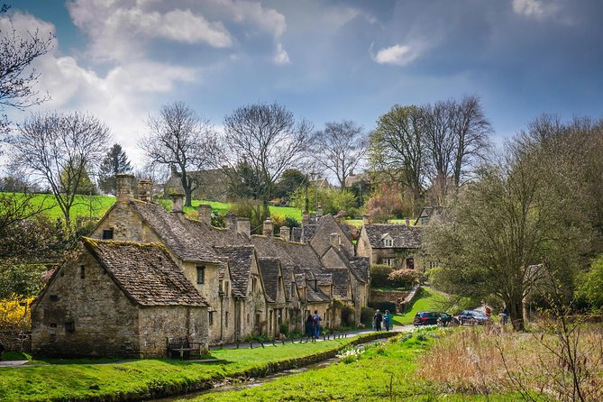 Downton Abbey Village, Blenheim Palace and Cotswolds Day Trip from London - Guide and driver matters more than you think