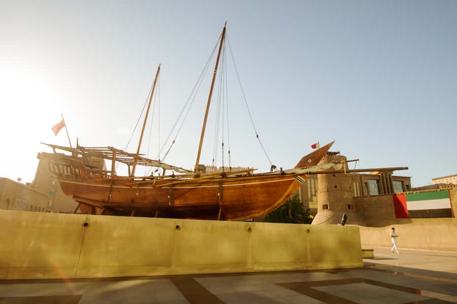 Dubai: Historic City Highlights Day Trip - Madinat Souk photo time and the Jumeirah Mosque stop