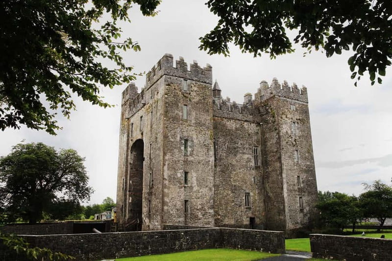 Dublin: Cliffs of Moher, Bunratty Castle and Ennis Day Trip - Coach Comfort and Timing Tips for a Day That Packs a Lot In