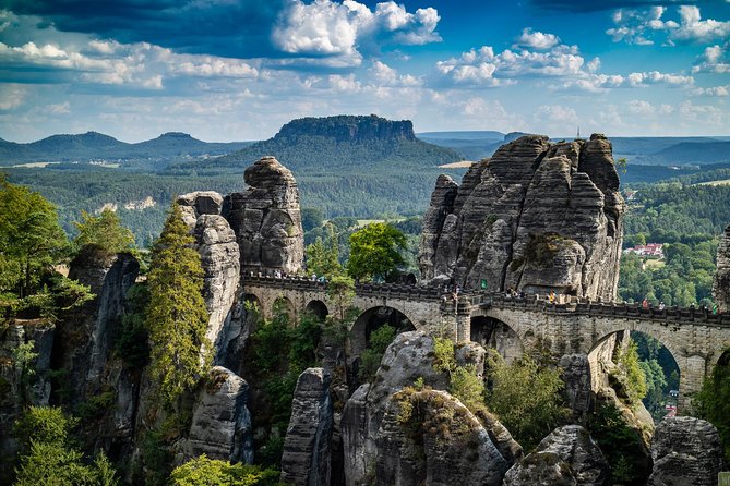 Elbe Canyon & Narnia Movie Locations Day Trip - Pickup, van, and timing: how to set your expectations