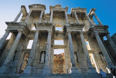 Ephesus and St. Mary's House Day Trip from Izmir with Lunch - Morning transfer: St. John’s tomb on Ayasuluk Hill