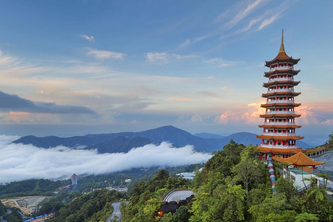 Escape to Genting Highlands: Day Tour with Scenic Cable Car Ride - Genting Highlands at the top: theme park, shopping, and how to choose