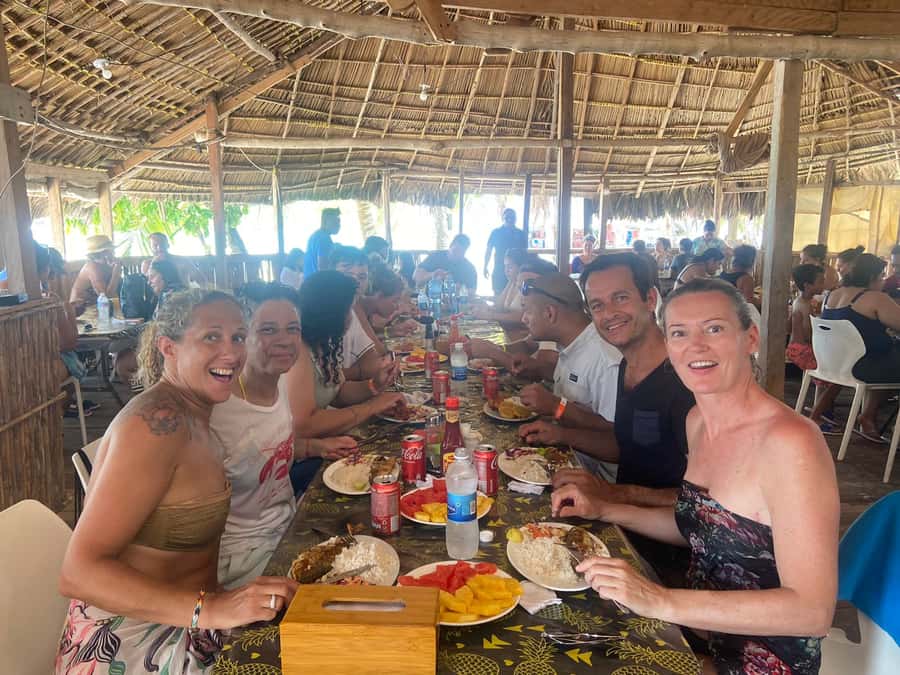 Explore The San Blas Islands In Panama - Day Trip w/ Lunch - Snorkeling by a Sunken Shipwreck (and Why Gear Matters)