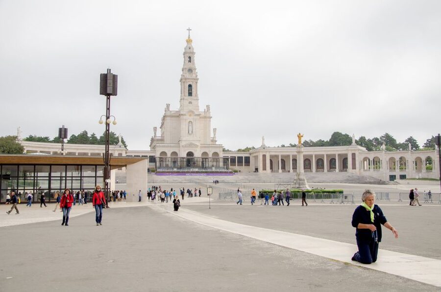 Fátima, Óbidos and the Atlantic Coast Day Tour from Lisbon - Sanctuary of Our Lady of Fátima: emotion, plus practical time