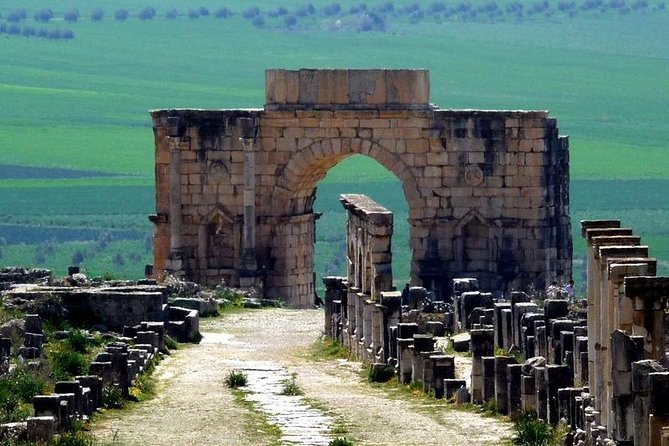 Fes to Volubilis, Moulay Idriss and Meknes Private Day Trip - Meknes Imperial City: Bab Mansour, Granaries, and the Mausoleum of Moulay Ismail