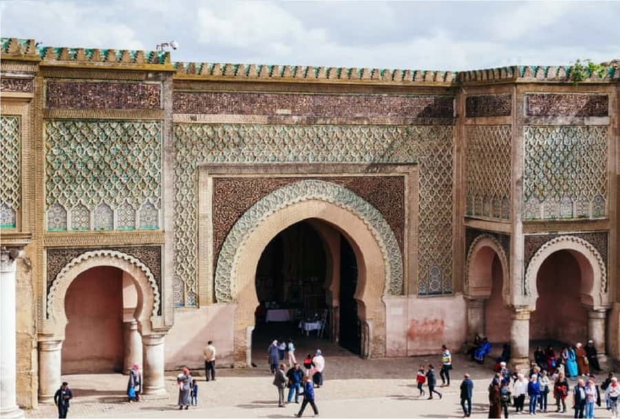 Fes: Volubilis Roman Ruins, Mouly Idriss, & Meknes Day Trip - Budget tip at Volubilis: ticket and cash readiness