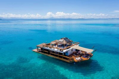 Fiji: Cloud 9 Floating Bar and Pizzeria Day Trip - Your Floating Base: Two Levels, Sunbeds, and DJ Soundtrack