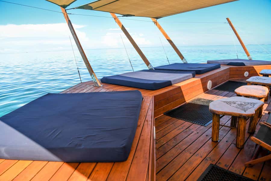 Fiji: Cloud 9 Floating Bar and Pizzeria Day Trip - Wood-Fired Pizza and Cocktails: Budgeting the $60 Bar Tab