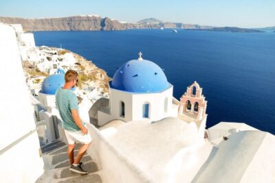 Fira: Traditional Villages Guided Day Trip with Oia Sunset - Perissa black-sand break and what “free time” really means
