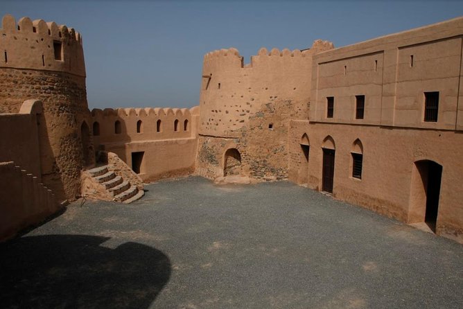 Five Emirates Full Day Tour from Dubai with Hotel Transfers - Fujairah Fort: A Final Look at How Forts Connected to Sea Power