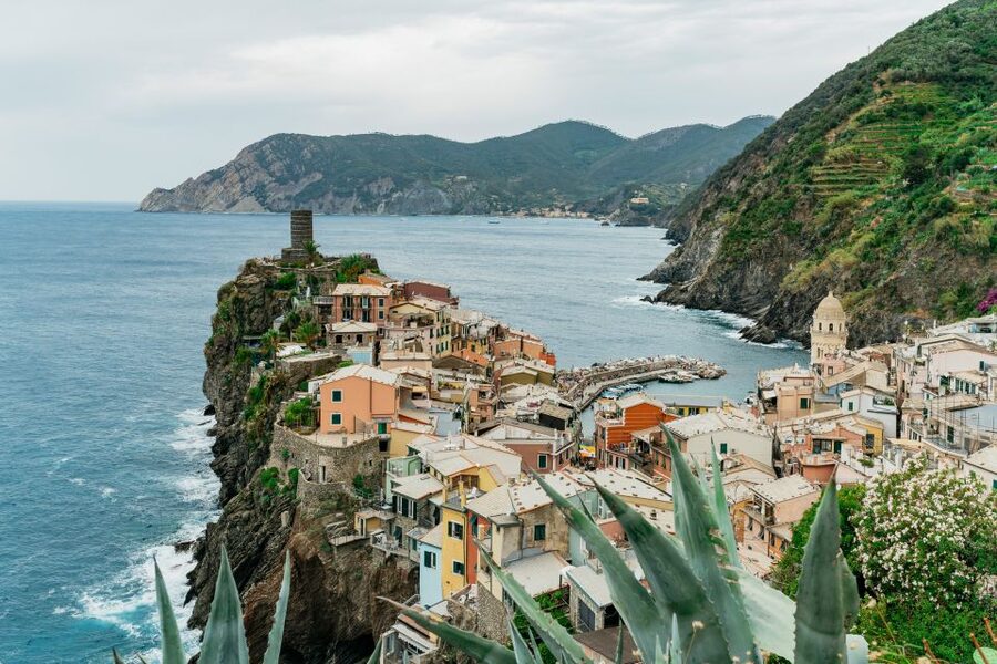 Florence: Cinque Terre Day Trip with Optional Hike - The Boat Ride Along the Coast: Photos, Sea Air, and a Different Perspective