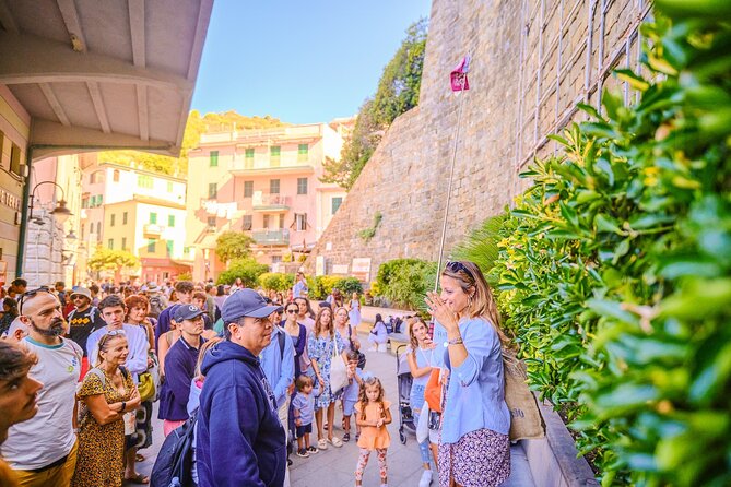 Florence: Cinque Terre Park Day Trip with Optional Street Food - La Spezia Station Handoff: The Moment That Requires Attention